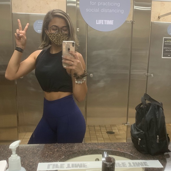 Meet your Posher, Stephanie - Picture 5 of 7